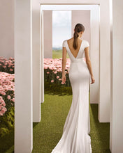 Lade das Bild in den Galerie-Viewer, Rosa Clara Couture - Kollektion 2026 - Modell Rimar
