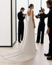 Lade das Bild in den Galerie-Viewer, Rosa Clara Couture - Kollektion 2027 - Modell Sixto
