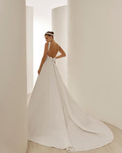 Lade das Bild in den Galerie-Viewer, AIRE Barcelona - Kollektion 2027 - Modell Damaris
