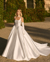 Lade das Bild in den Galerie-Viewer, Luna Novias - Kollektion 2027 - Modell Freda
