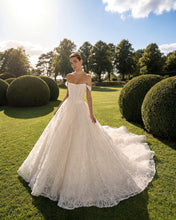 Lade das Bild in den Galerie-Viewer, Luna Novias - Kollektion 2027 - Modell Hiedra
