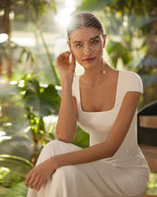 Lade das Bild in den Galerie-Viewer, Rosa Clara Couture - Kollektion 2026 - Modell Melan
